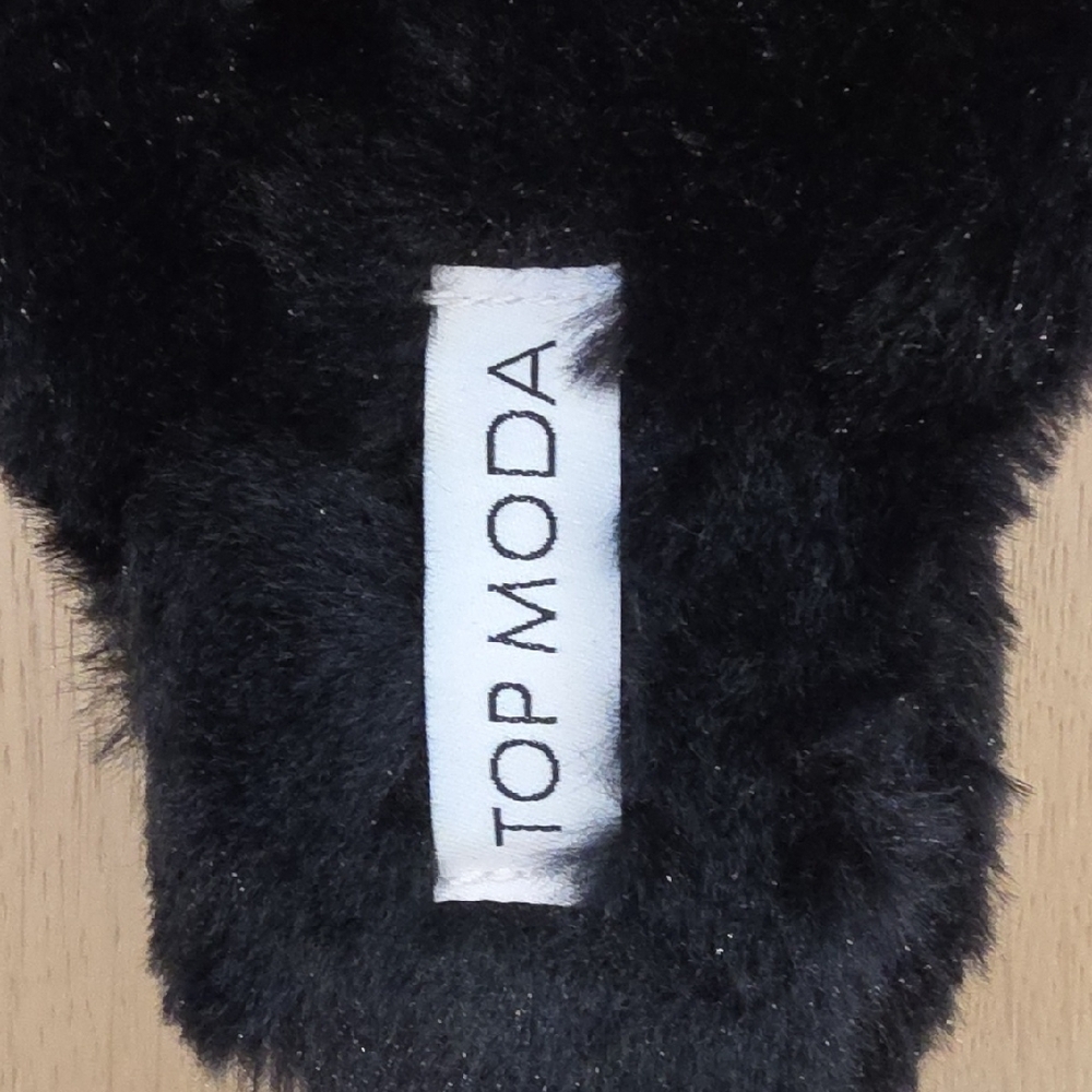 TOP Moda Plush Black Slippers - Picture 2 of 12